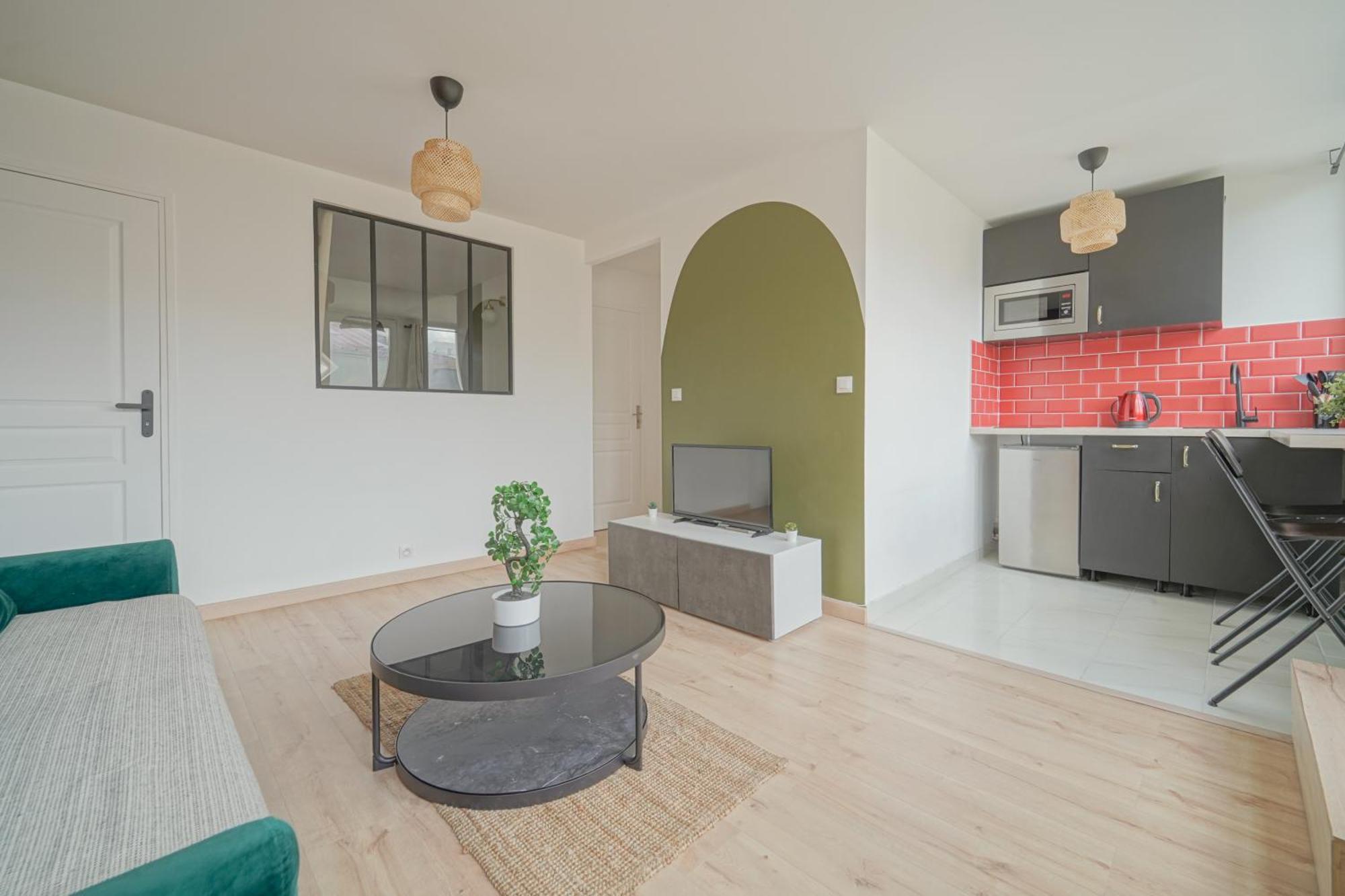 شقة Complete 1Br With Balcony Only 5 Min. On Foot To Metro By Doorman سانت أويه المظهر الخارجي الصورة